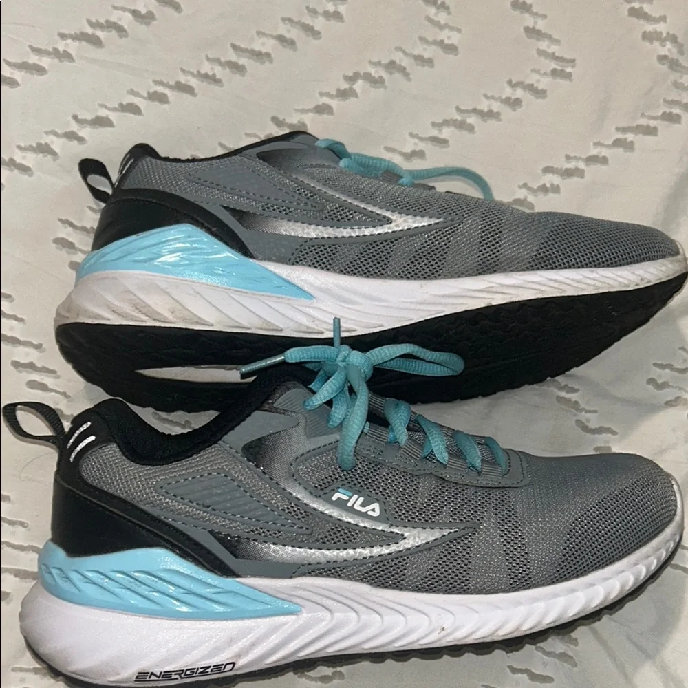 EUC Fila Women's Windspeed Athletic Running Shoes Black and Teal 7